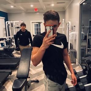 Meet your Posher, Izaac